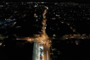 vista aérea de alto ángulo de la ciudad británica en la noche ciudad británica foto