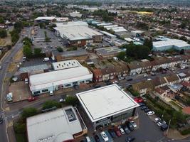 imágenes aéreas de drones vista de ángulo alto de la ciudad de londres luton de inglaterra y edificios residenciales foto