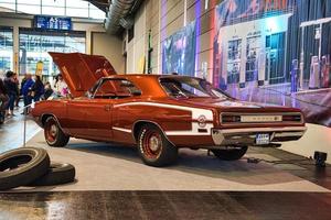 friedrichshafen - mayo de 2019 rojo naranja dodge super bee 1970 en motorworld classics bodensee el 11 de mayo de 2019 en friedrichshafen, alemania foto