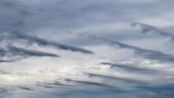 impresionantes formaciones de nubes asperatus en el cielo foto