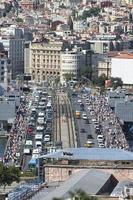 puente de galata y distrito de karakoy en la ciudad de estambul foto