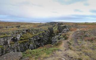 valle en el parque nacional de Thingvellir, suroeste de Islandia foto