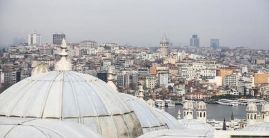 distrito de galata y karakoy en la ciudad de estambul foto