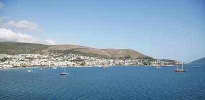 vista de la ciudad de bodrum en turquía foto