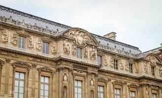 museo del louvre en la ciudad de paris foto