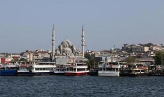 eminonu nueva mezquita en estambul foto