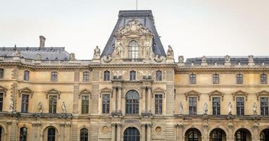 museo del louvre en la ciudad de paris foto