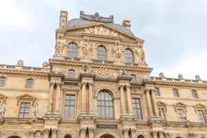 museo del louvre en la ciudad de paris foto