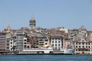 torre karakoy y galata en estambul, turquía foto