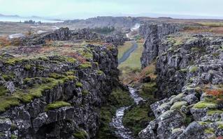 valle en el parque nacional de Thingvellir, suroeste de Islandia foto