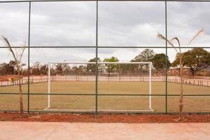 un campo de fútbol recién construido en el parque burle marx en la sección noroeste de brasilia, conocido como noroeste foto