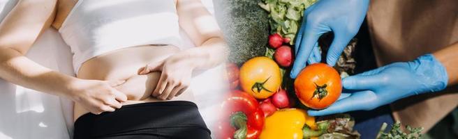 joven mujer sana con frutas. foto