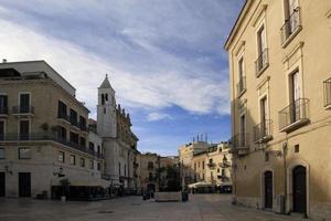 casco antiguo de bari en las horas de la mañana foto