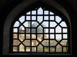 vista de la mezquita en la plaza naqsh-e jahan en isfahan, irán foto