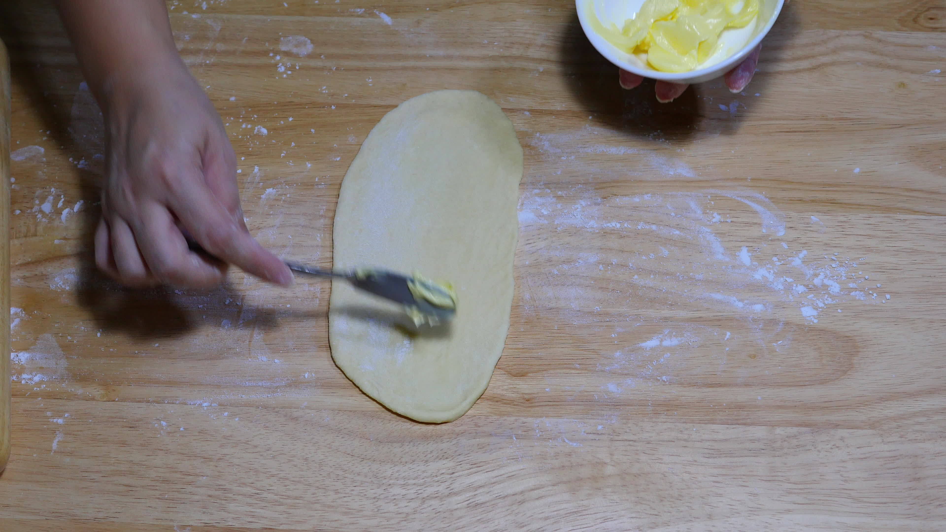 How to Make a Homemade Wooden Dough Bowl (Instructions & Video