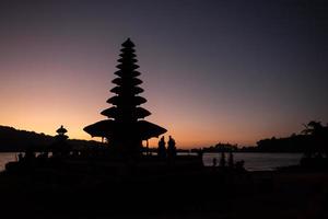 Pura Ulun Danu temple silhouette photo