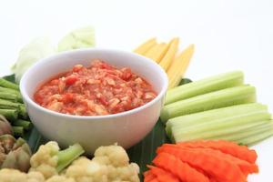 salsa de pasta de gambas y verduras frescas foto