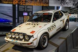 sinsheim, alemania - mai 2022 rally blanco porsche 944 coche de carreras foto