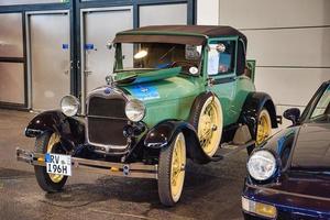 friedrichshafen - mayo de 2019 ford verde modelo a 1927 en motorworld classics bodensee el 11 de mayo de 2019 en friedrichshafen, alemania foto