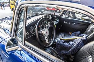 alemania, limburg - abr 2017 blue mg mga 1955 coche deportivo en limburg an der lahn, hesse, alemania foto