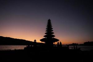 Pura Ulun Danu temple silhouette photo