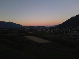 atardecer visto desde drone foto