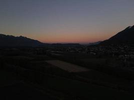 atardecer visto desde drone foto