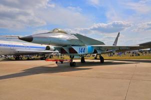 Moscú, Rusia - Ago 2015 avión de combate polivalente mig-1.44 lm foto