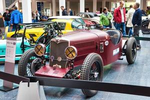 friedrichshafen - mayo de 2019 rojo oscuro riley 9 special 1935 en motorworld classics bodensee el 11 de mayo de 2019 en friedrichshafen, alemania foto