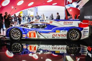 frankfurt - sept 21 toyota ts030 híbrido presentado como estreno mundial en la 65 iaa internationale automobil ausstellung el 21 de septiembre de 2013 en frankfurt, alemania foto