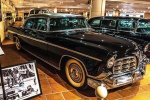 fontvieille, monaco - jun 2017 cadillac negro en monaco top cars collection museum foto