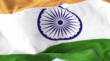 Gros plan extrême du drapeau indien agitant dans le vent
