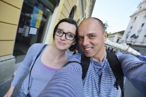 pareja feliz viaje foto