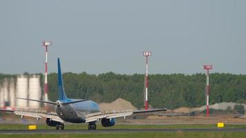 Boeing 737 Pobeda Airlines arrival video