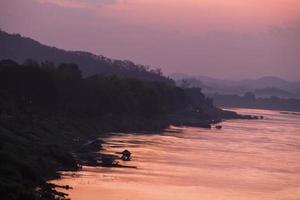 río mekong, tailandia y laos foto
