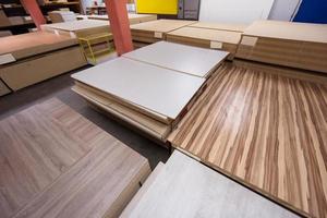 fabrica de muebles de madera modernos foto