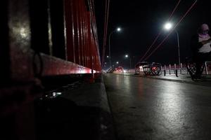 ogan ilir, indonesia - 17 de octubre de 2021, vista nocturna en una de las ciudades, ogan ilir, indonesia foto