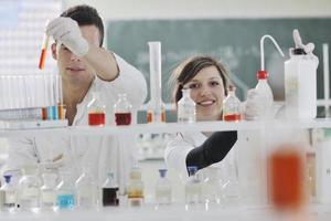 students couple in lab photo