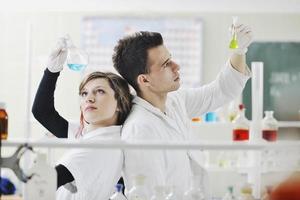 students couple in lab photo