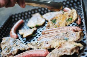 vista de carne a la parrilla foto