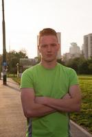 retrato, de, un, joven, en, jogging foto