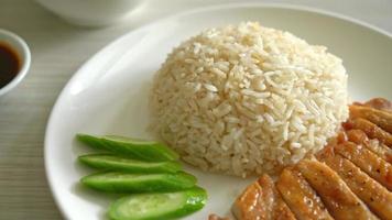 pollo asado con arroz al vapor al estilo hainan video
