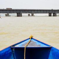 ganga como se ve en garh mukteshwar, uttar pradesh, india, se cree que el río ganga es el río más sagrado para los hindúes, una vista de garh ganga brij ghat, que es un lugar religioso muy famoso para los hindúes foto