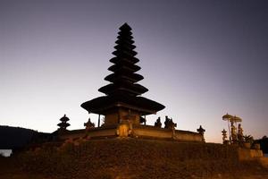 Pura Ulun Danu temple silhouette photo