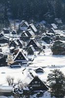 Mirador en la aldea de Gassho-Zukuri, Shirakawago, Japón foto