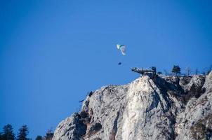 paragliders at the viewing platform photo