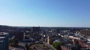 El centro de la ciudad de luton y los edificios locales luton inglaterra gran bretaña video