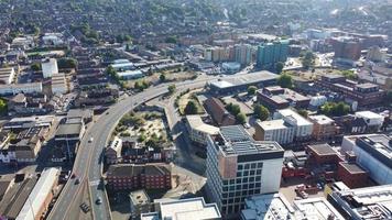 centro da cidade de luton e edifícios locais luton inglaterra grã-bretanha video