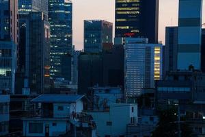 vista nocturna de jongno 3-ga, seúl, corea foto