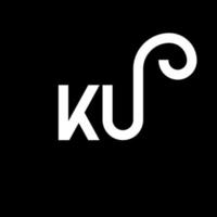 diseño de logotipo de letra ku sobre fondo negro. concepto creativo del logotipo de la letra de las iniciales ku. diseño de letras ku. ku diseño de letras blancas sobre fondo negro. logotipo de ku, ku vector